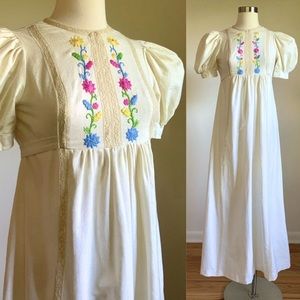 🌸Gunne Sax style floral embroidered vintage 1970s maxi prairie babydoll dress🦋
